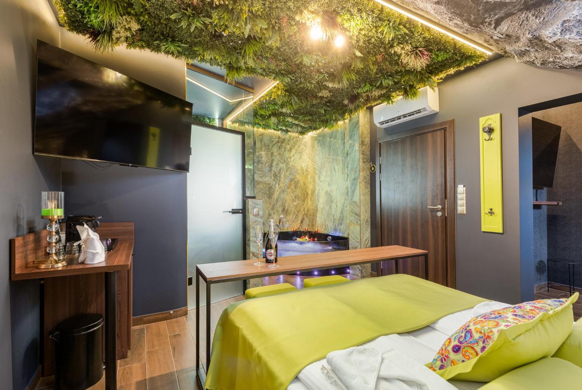 Stacja Galicja Rooms Blisko Energylandia Trzebienczyce Extérieur photo
